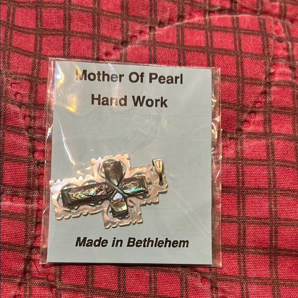 🎊SALE🎊 $20 or 2 for $30🎊🎊Mother of Pearl Handcrafted Pendant